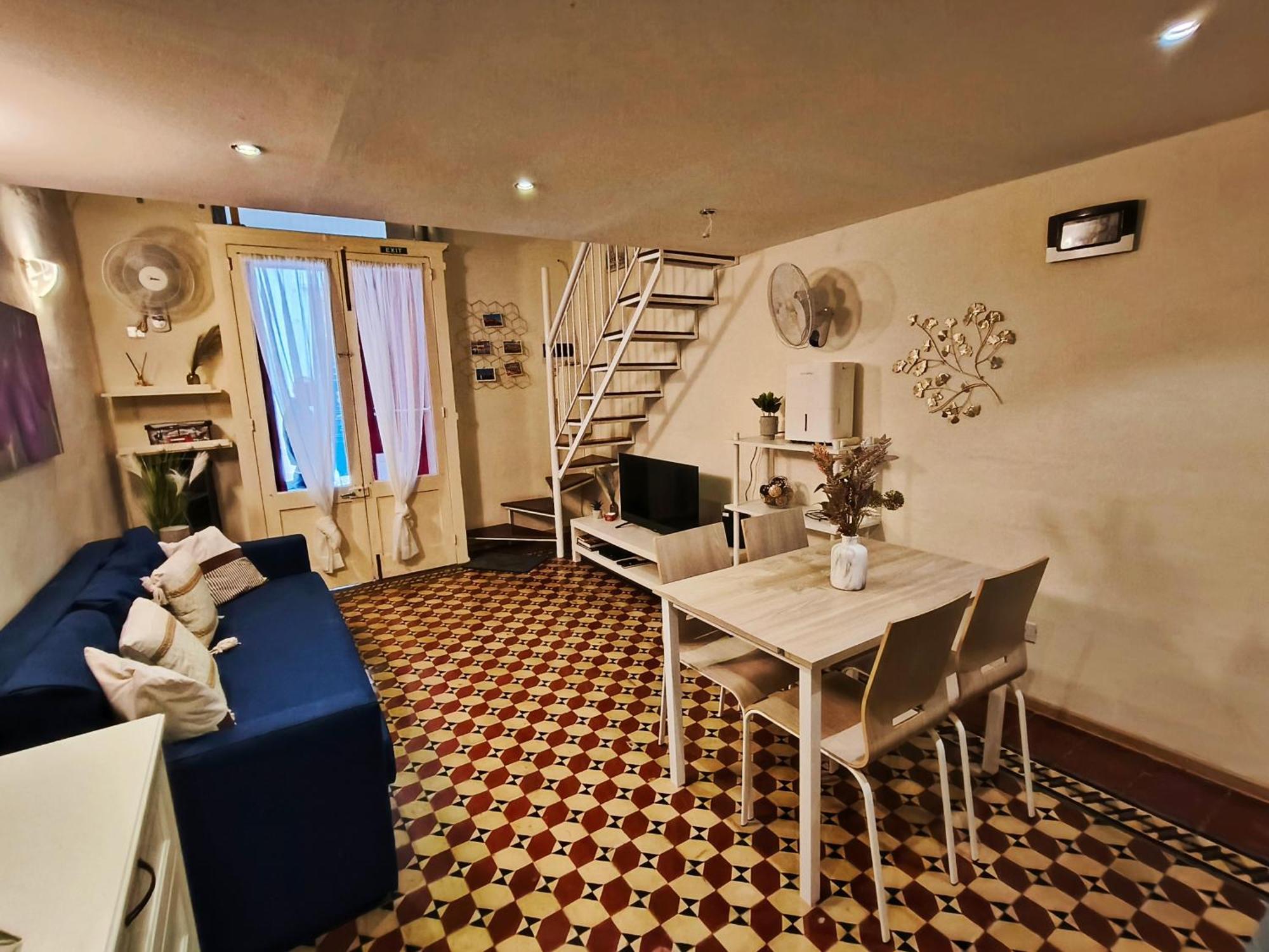 Duplex Traditional House In Centre * Valletta