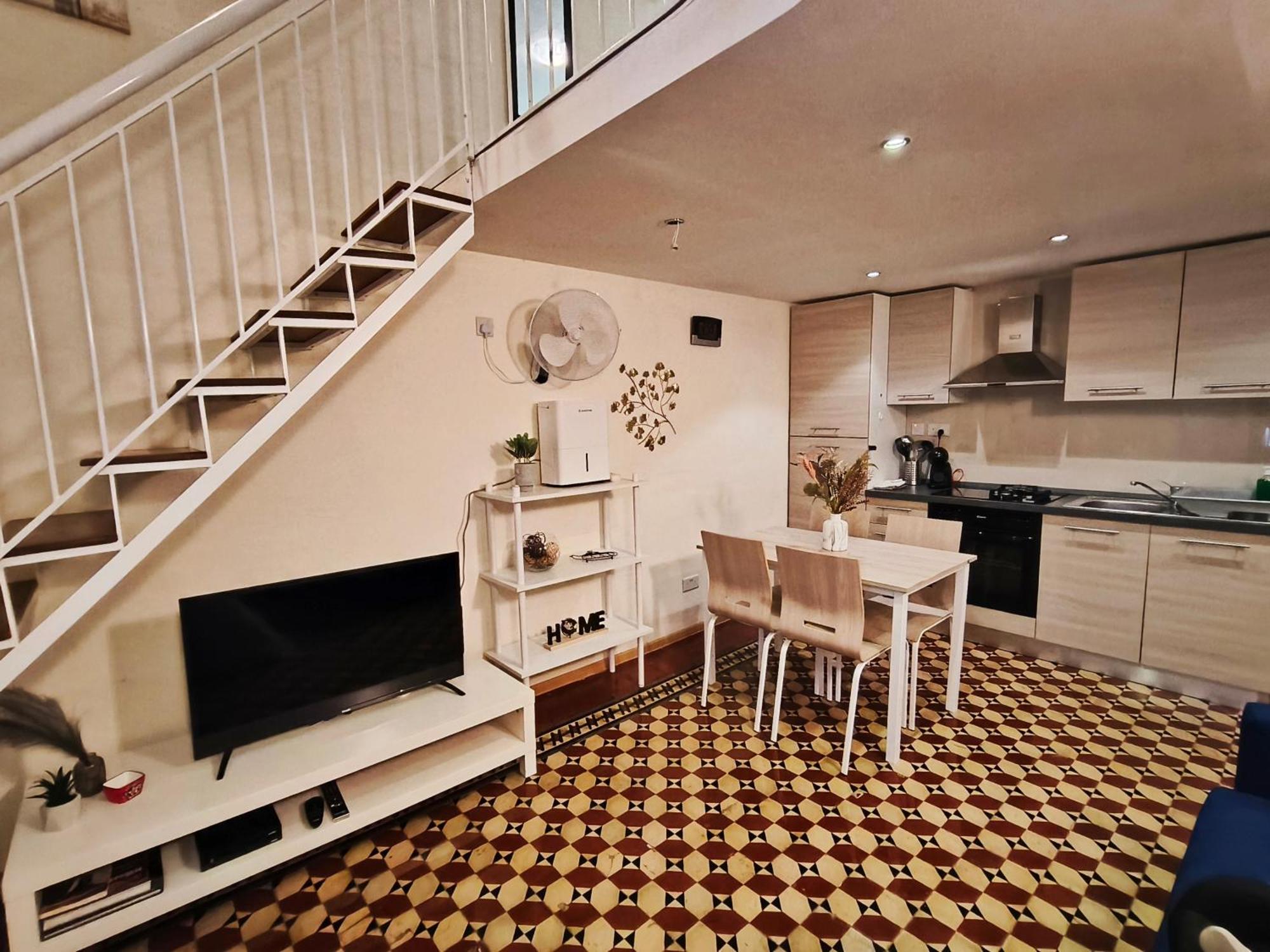 Duplex Traditional House In Centre