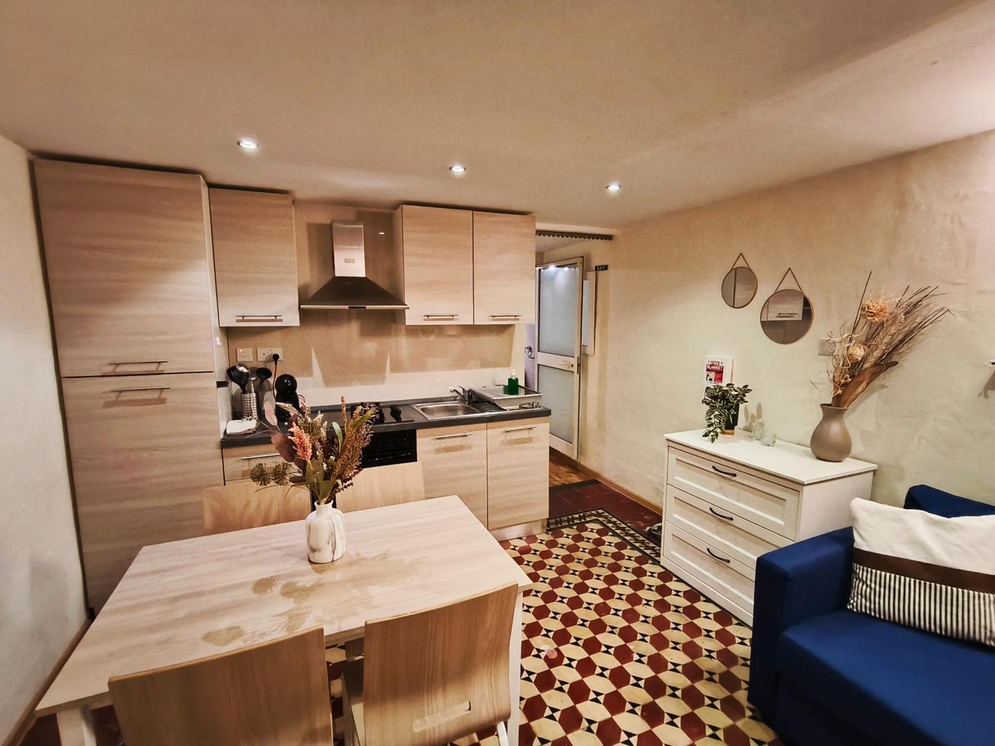 Apartment Duplex Traditional House In Centre Valletta